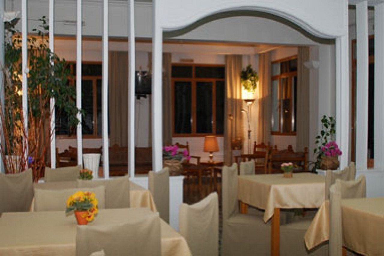 Serifos Beach Hotel Livadi  Exterior photo